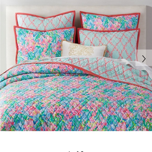 Pottery barn Lilly Pulitzer Reversible Quilt and sham fan sea pants & deep dive - Picture 6 of 12